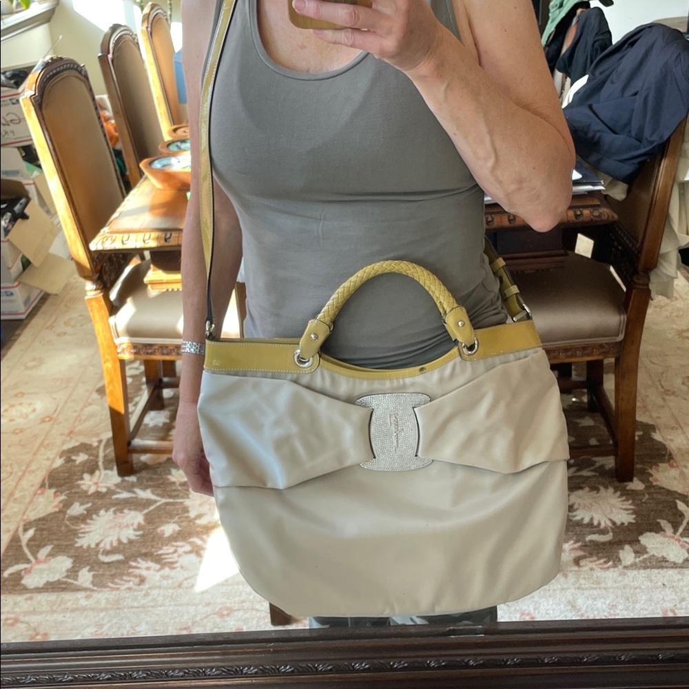 🌟HOST PICK🌟Beyond Stunning Salvatore Ferragamo Nylon and a Leather Purse